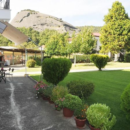 The Other Side Of Meteora With Lush Garden, Bbq & Pavillion Kalampáka Buitenkant foto