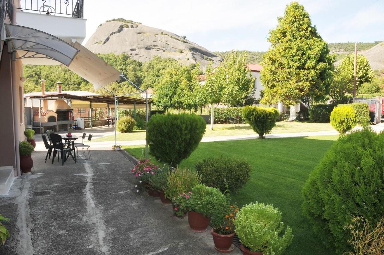 The Other Side Of Meteora With Lush Garden, Bbq & Pavillion Kalampáka Buitenkant foto