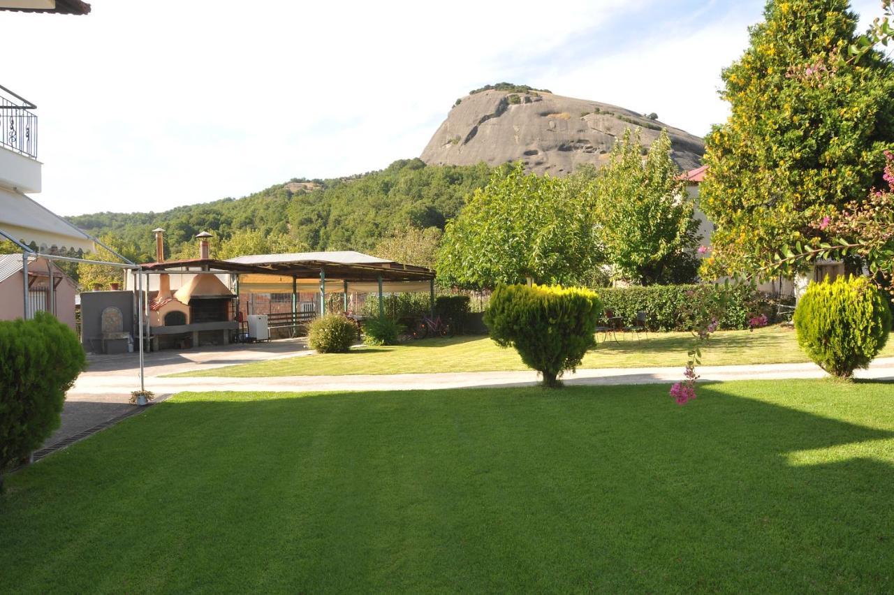 The Other Side Of Meteora With Lush Garden, Bbq & Pavillion Kalampáka Buitenkant foto