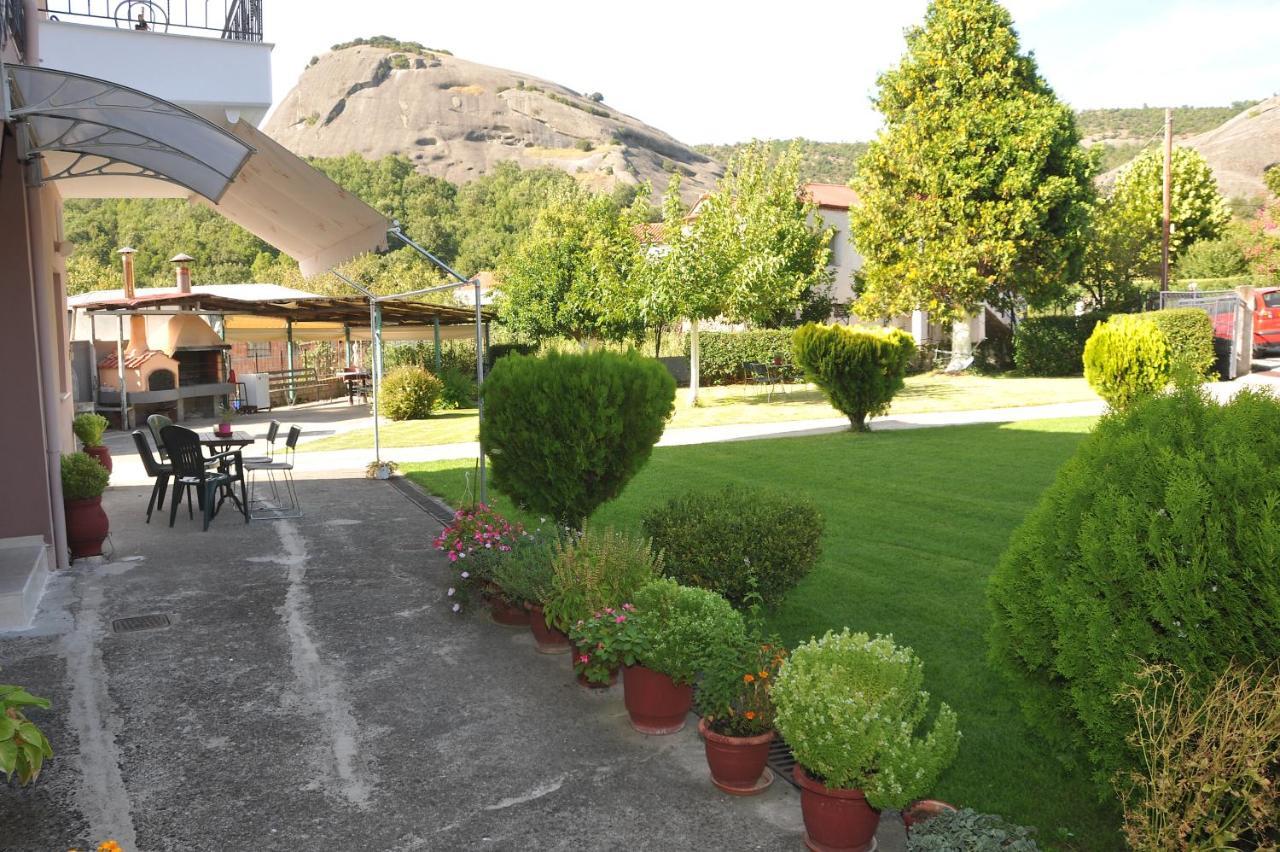 The Other Side Of Meteora With Lush Garden, Bbq & Pavillion Kalampáka Buitenkant foto